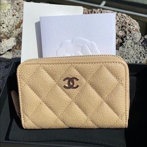 💯 Authentic Chanel Zippy Card Case